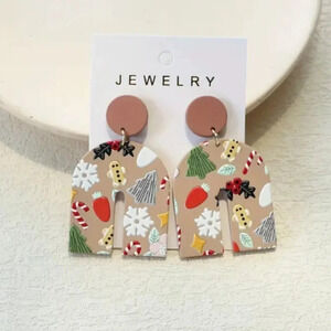 💗 Gingerbread & Candy Cane Print Holiday Christmas Earrings - Resin - NEW